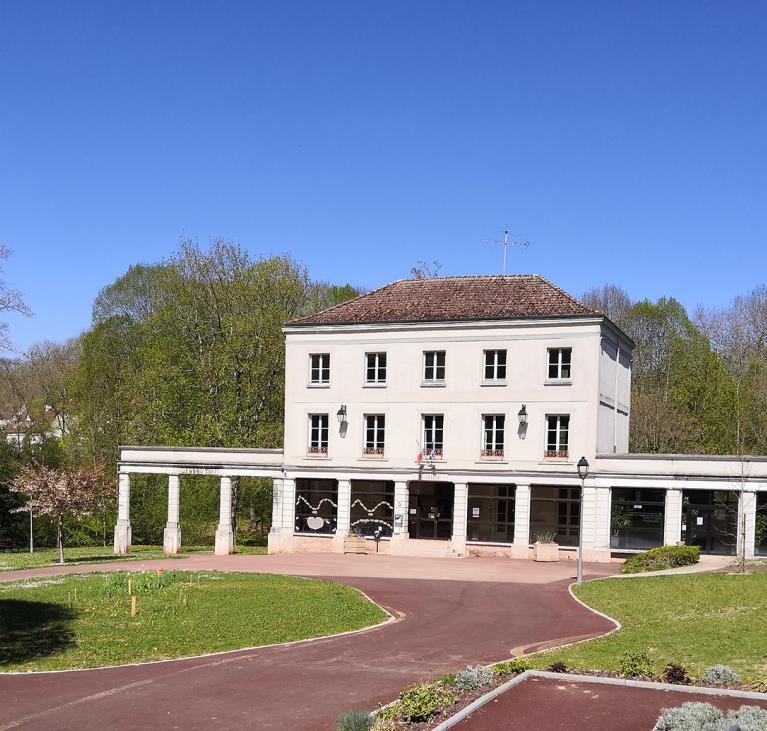Mairie vue de loin